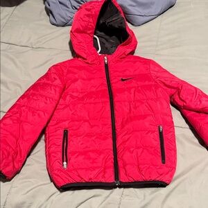 Toddler unisex Nike jacket it is light weight